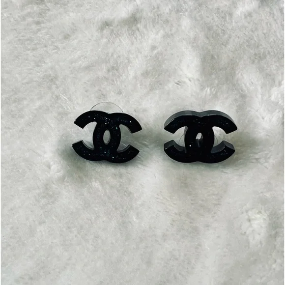 Chanel CC 2017 Resin Studs with Box - Picture 2 of 11